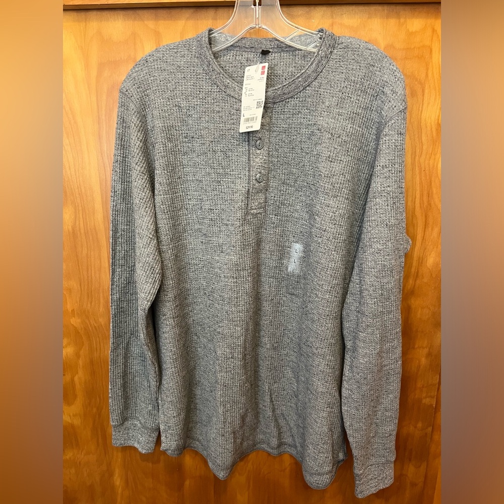 Uniqlo NWT thermal gray shirt size: Large
